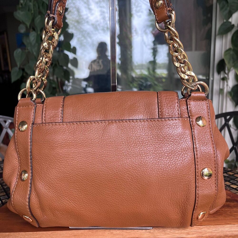 Michael Kors Delancy Brown Pebbled Leather Flap Gold Hardware Shoulder Bag EUC - Picture 4 of 15
